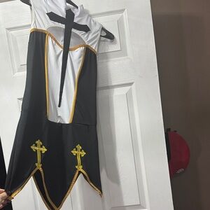 Woman’s priest Halloween costume.